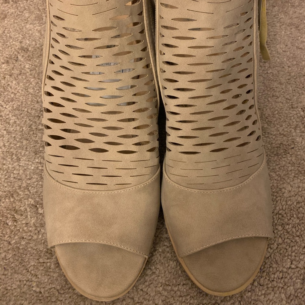Dress shoes size 11